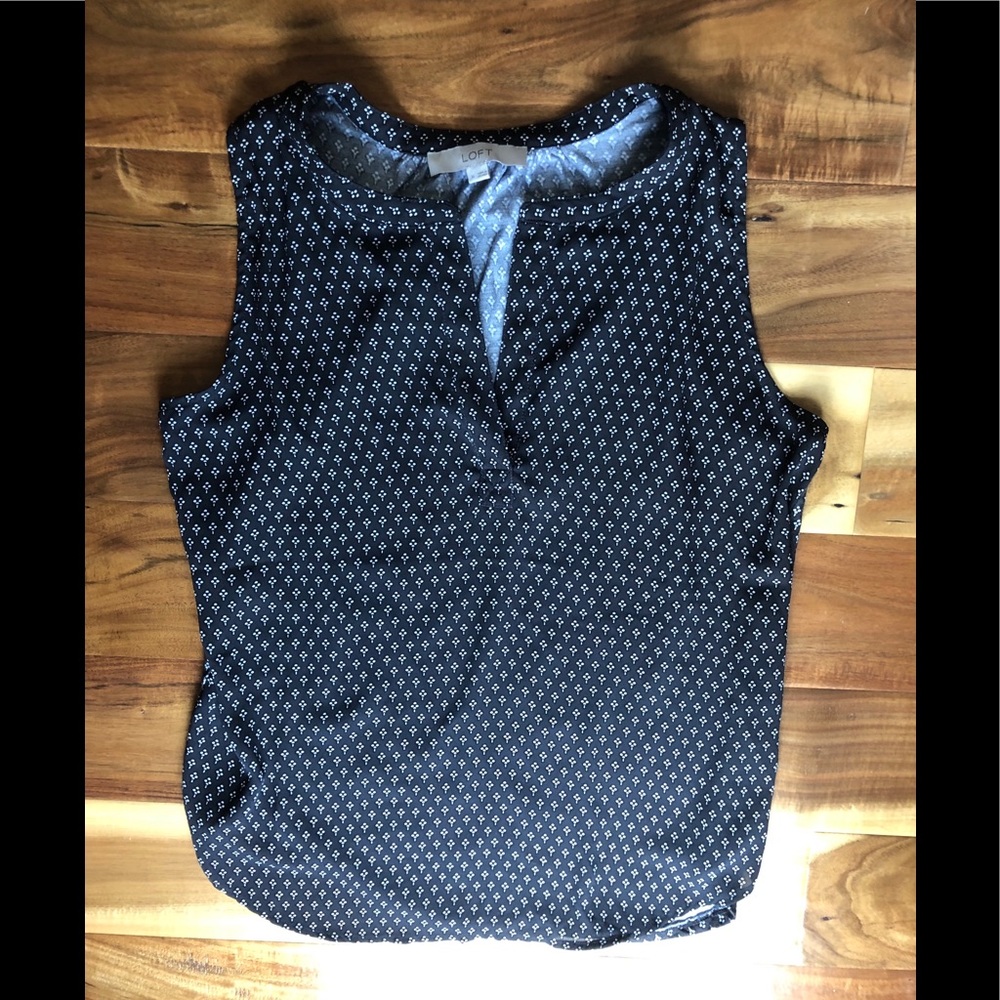 NWOT Ann Taylor LOFT V Neck Flutter Top